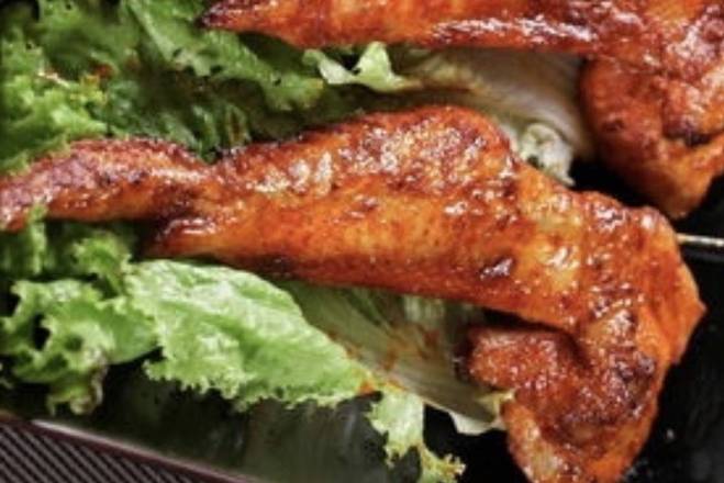 09. BBQ Chicken Wings 鸡翅 (2PC）